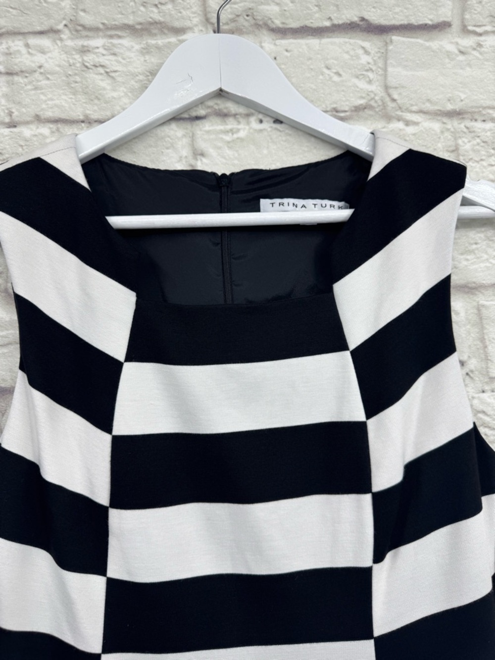 Trina Turk Striped Sheath Dress Size 12 Black White Sleeveless Square Neck - Picture 3 of 13